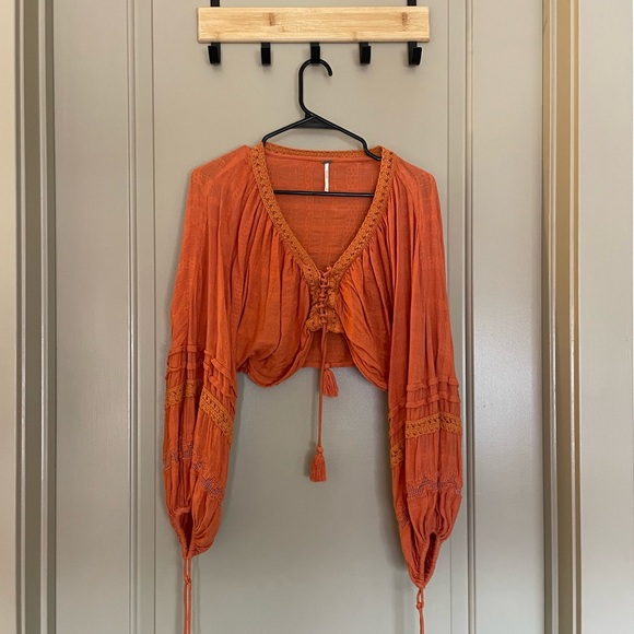 Free People Tops - Free people long sleeve crop blouse